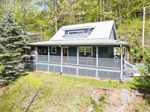 195 Three Springs Rd, Sylva, NC 28779 photo 3