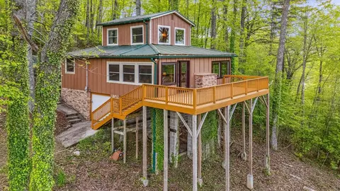 220 Roads End Rdg, Cullowhee, NC 28723