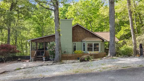 793 Laurel Dr, Franklin, NC 28734