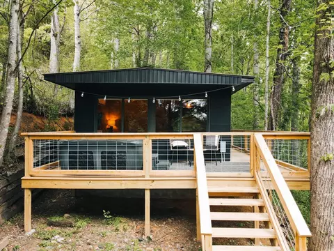 50 Moonshine Rdg, Bryson City, NC 28713