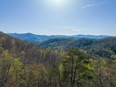 9999 Wayehutta Rd, Cullowhee, NC 28723