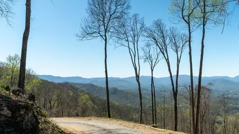 837 Hemlock Falls Rd, Franklin, NC 28734