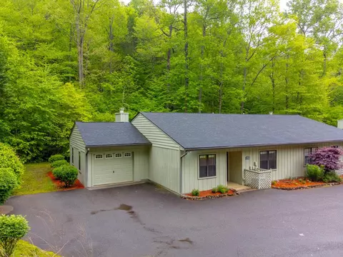 1011 Oak Creek Rd # A, Franklin, NC 28734