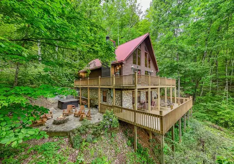 38 Tranquility Pnes, Robbinsville, NC 28771