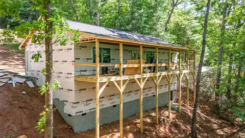 84 Fox Ridge Cir, Franklin, NC 28734