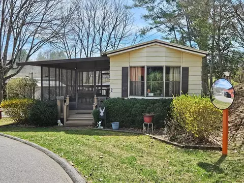 34 Park Ave, Franklin, NC 28734