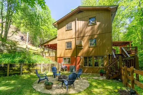 168 Limestone Dr, Franklin, NC 28734