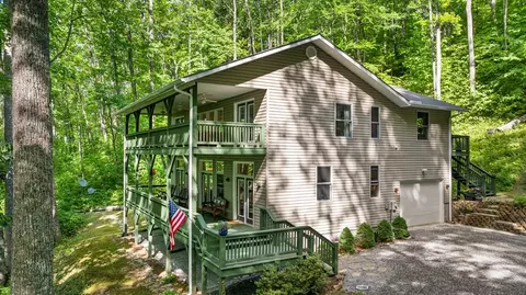 510 Wayah Woods Ln, Franklin, NC 28734