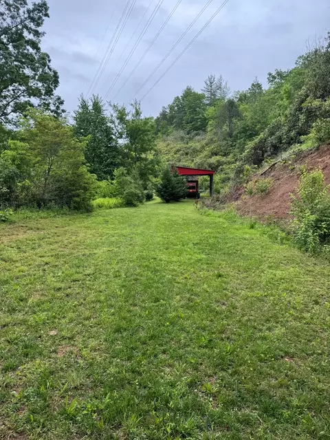 Exterior - 200 Rainbo, Sylva, NC 28779 photo 5 of 14