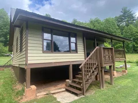 389 Kirkland Rd, Franklin, NC 28734