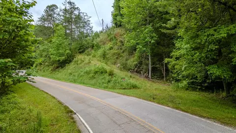 451 W Dills Creek Rd, Franklin, NC 28734