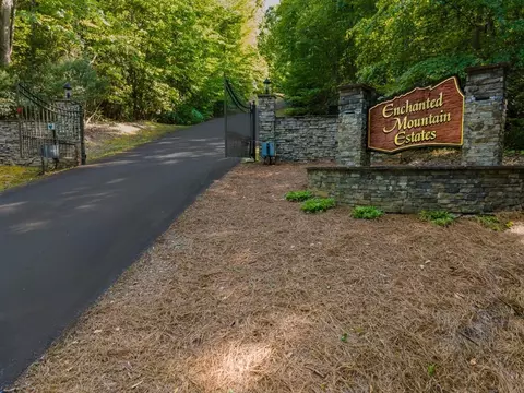 321 Enchanted Mountain Ests, Franklin, NC 28734 photo 3