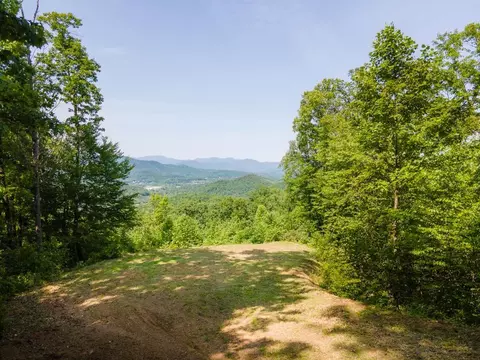321 Enchanted Mountain Ests, Franklin, NC 28734 photo 2