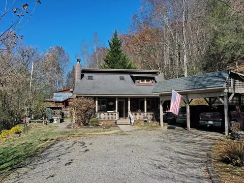 4130 Cottontail Ln, Canton, NC 28716