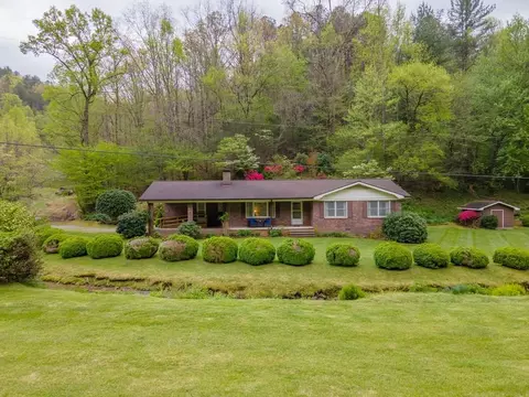 402 E Fork Rd, Sylva, NC 28779