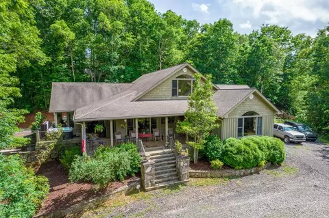 486 Center Dr, Bryson City, NC 28713