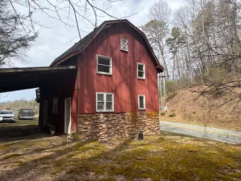 417 Sunset Farms Rd, Whittier, NC 28789