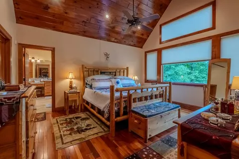 Bedroom - 1562 Garnet Rd, Sylva, NC 28779 photo 1 of 5