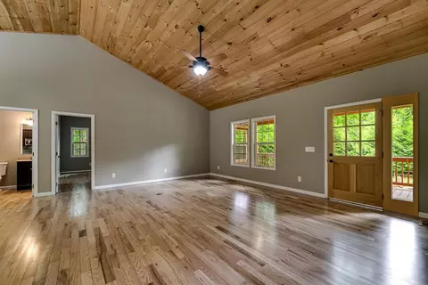 Living - 16 Timber Creek Cir, Sylva, NC 28779 photo 3 of 8