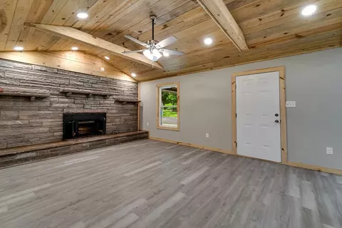 Living - 178 Potts Community Rd, Sylva, NC 28779 photo 2 of 3
