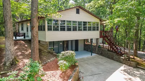 93 Dale Dr, Franklin, NC 28734