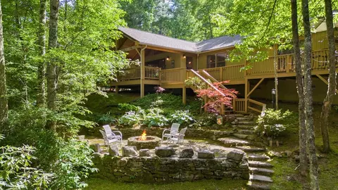 293 Gem Crk, Cullowhee, NC 28723