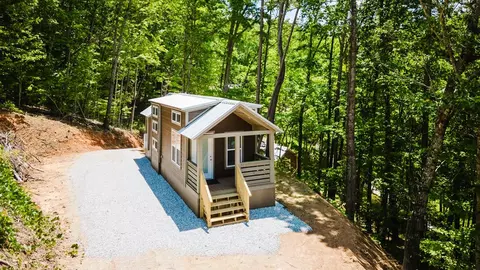 75 Pinehurst Dr, Bryson City, NC 28713