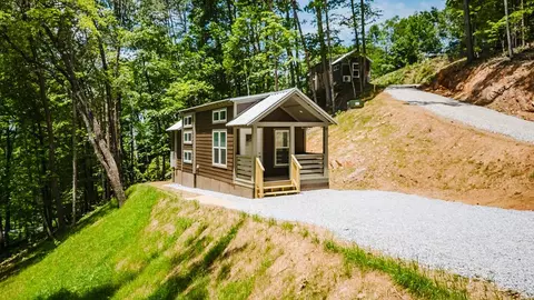 47 Pinehurst Dr, Bryson City, NC 28713