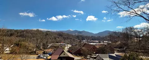 145 Pine St, Bryson City, NC 28713