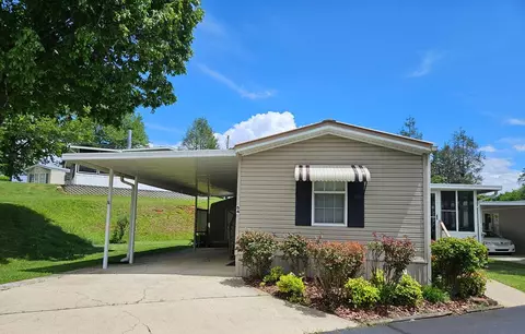 54 Robinson Ave, Franklin, NC 28734