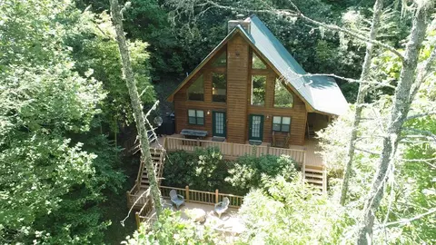 34 The Pnes, Robbinsville, NC 28771