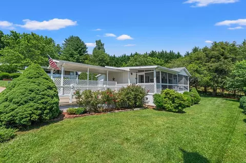 99 Pastureview Dr, Franklin, NC 28734