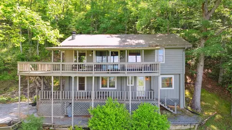 130 Lukes Still Rd, Franklin, NC 28734