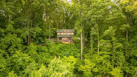 105 Shady Dr, Bryson City, NC 28713