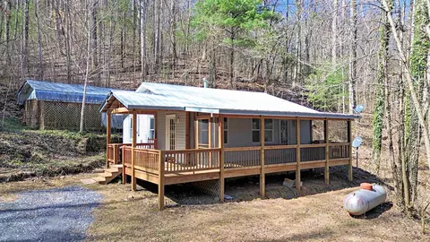 477 Mincey Rd, Franklin, NC 28734