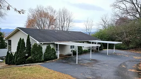 140 Ab Randolph St, Franklin, NC 28734