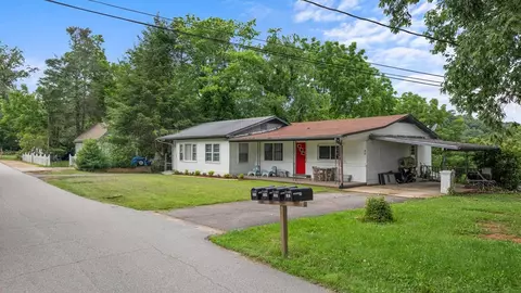306 Forest Ave, Franklin, NC 28734