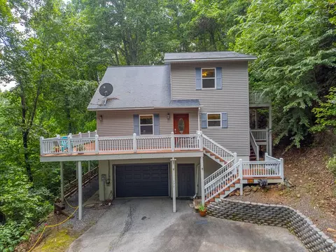 570 Maclor Forest Heights Rd, Franklin, NC 28734
