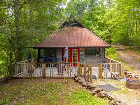 339 Beasley Mine Cir, Franklin, NC 28734