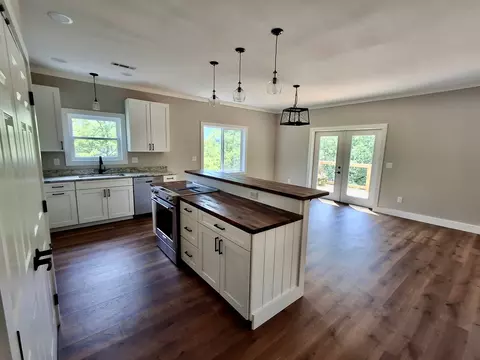 Kitchen - 288 Blue Cedar Rd, Sylva, NC 28779 photo 6 of 7