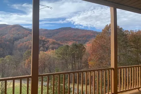50 Pine Blf #14, Whittier, NC 28789