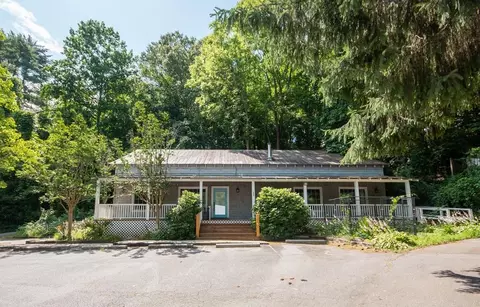 111 Heritage Hollow Dr, Franklin, NC 28734