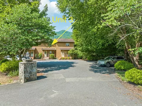 151 Country Club Dr #3, Whittier, NC 28789