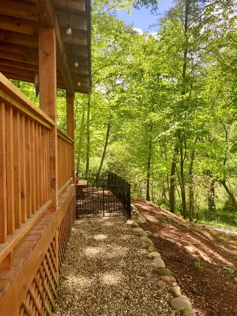 9 Bear Pen Cv, Franklin, NC 28734 photo 18