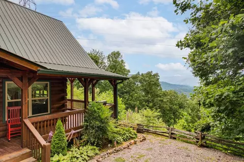250 Khan Trl, Bryson City, NC 28713