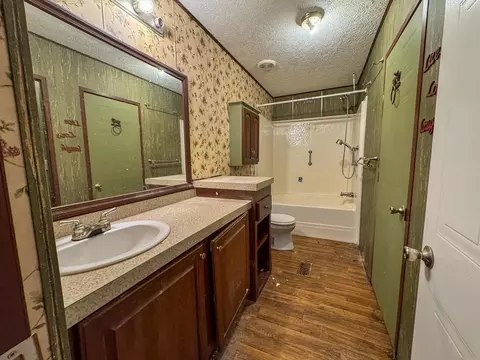 Bath - 6 Dirt Rd, Sylva, NC 28779 photo 1 of 1