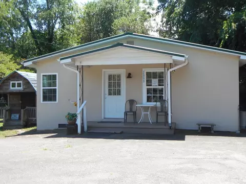 2093 Highlands Rd, Franklin, NC 28734