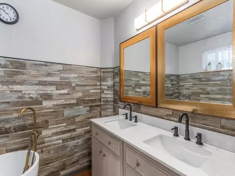 Bath - 1389 Webster, Sylva, NC 28779 photo 1 of 4