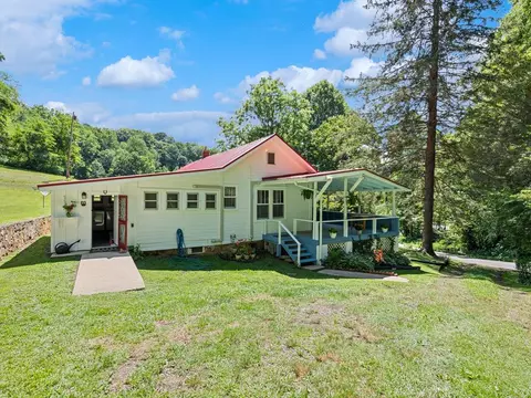 556 Crawford Cemetery, Sylva, NC 28779