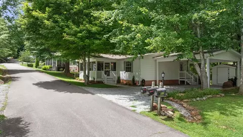 427 Carolina Village Cir, Franklin, NC 28734